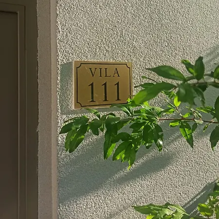 Eden 111, Perla Resort, Bay Of Lalzi 别墅